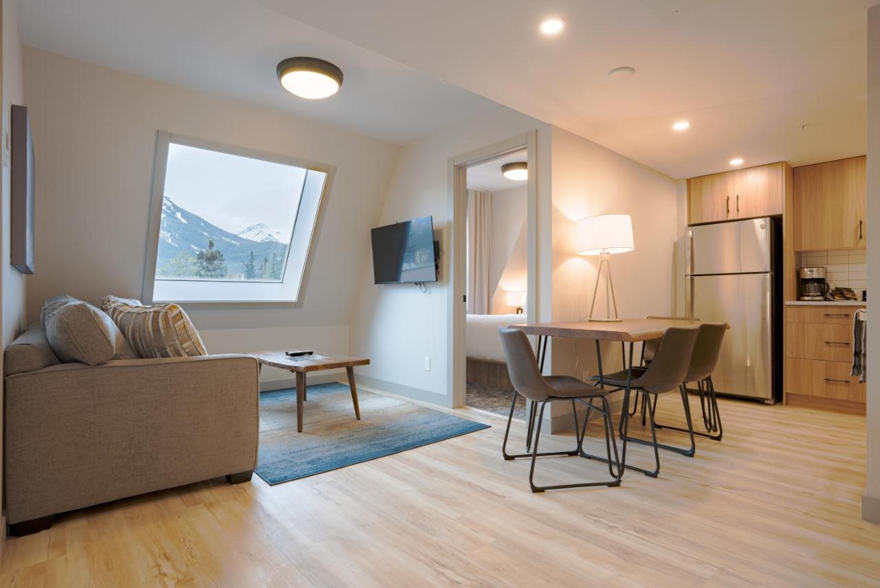 Basecamp Suites Banff Buitenkant foto