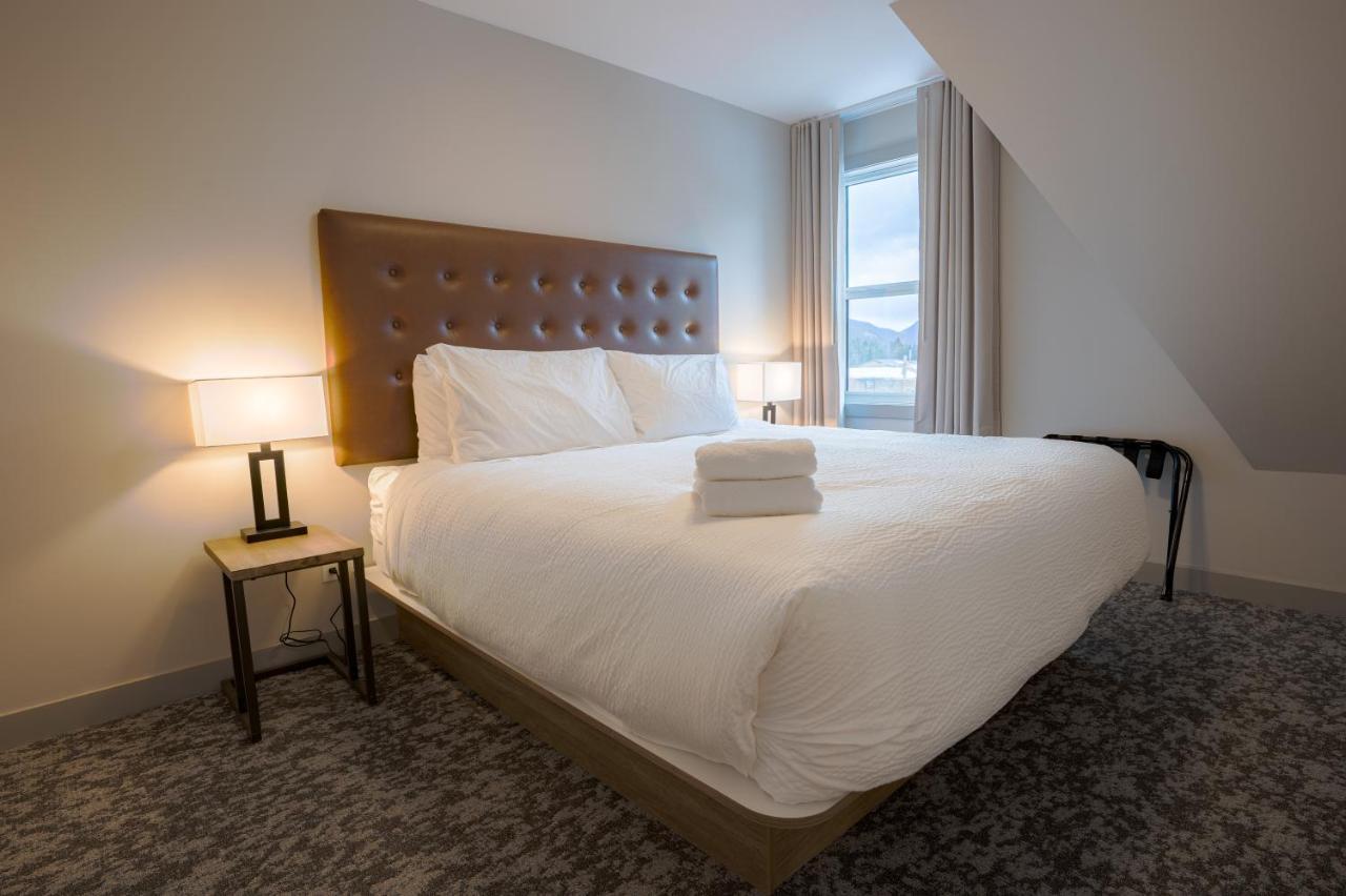 Basecamp Suites Banff Buitenkant foto