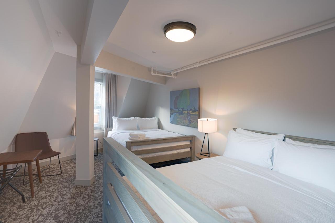 Basecamp Suites Banff Buitenkant foto