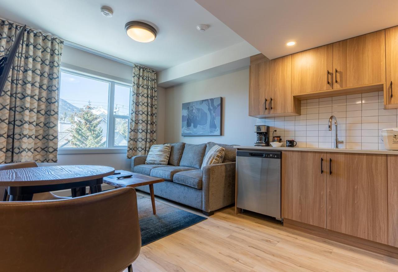Basecamp Suites Banff Buitenkant foto