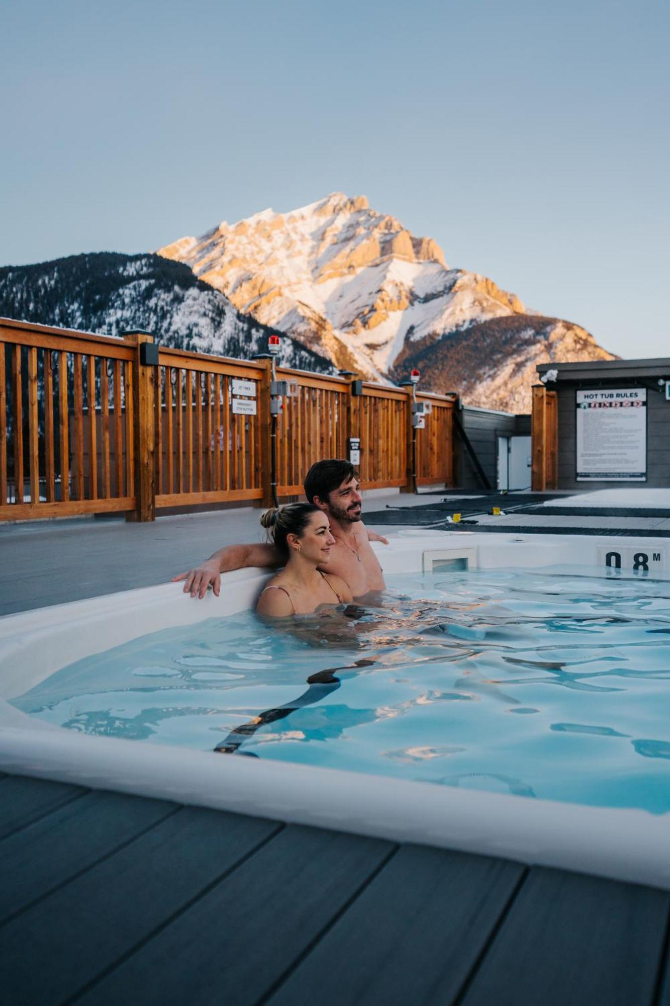 Basecamp Suites Banff Buitenkant foto